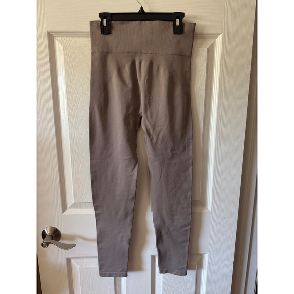 Cuyana Stretch Leggings Seamless Waistband Full Length Taupe Size L XL - Picture 2 of 4